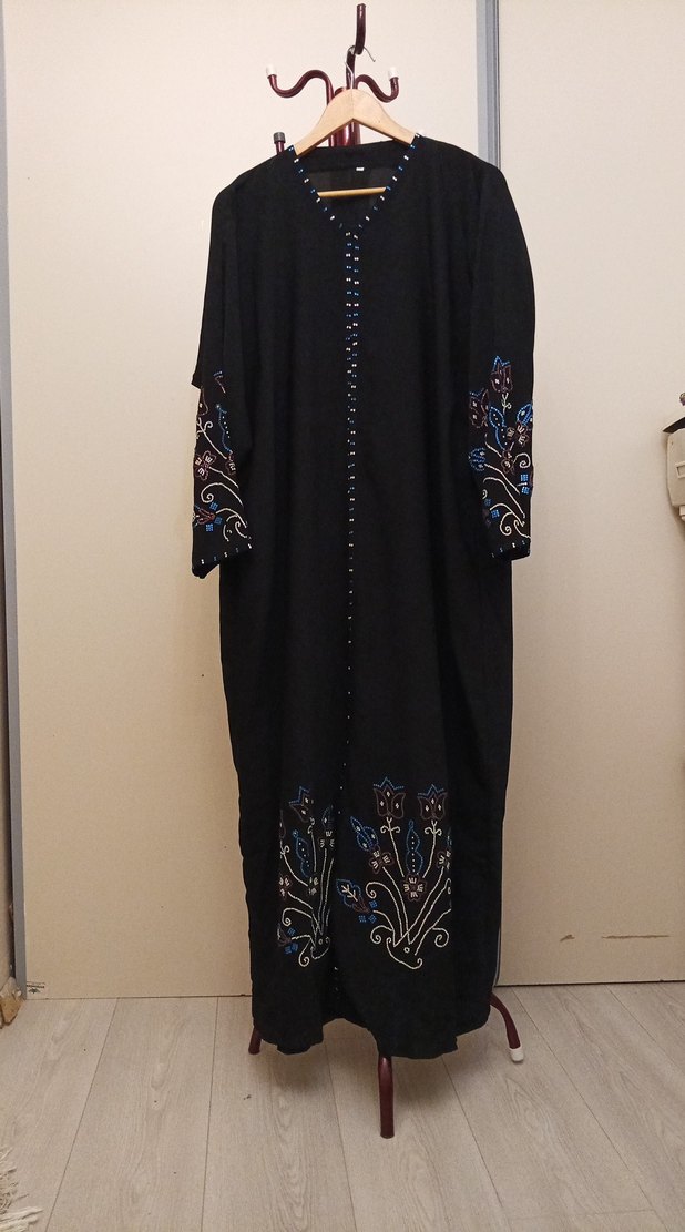 Boncuk İşlemeli Siyah Uzun Elbise - Görsel 2