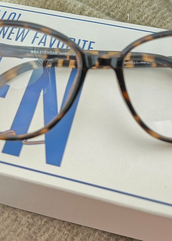 Kemer Detaylı Koyu Sarı Kadın Gözlüğü - Görsel 3