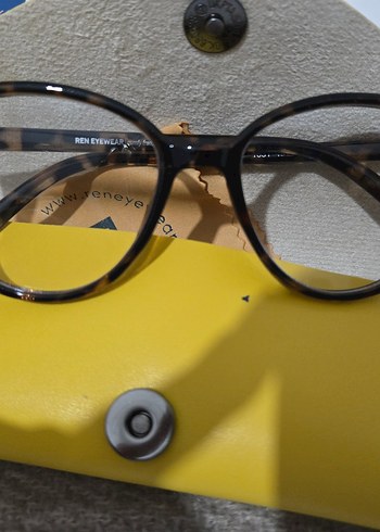 Kemer Detaylı Koyu Sarı Kadın Gözlüğü - Görsel 2