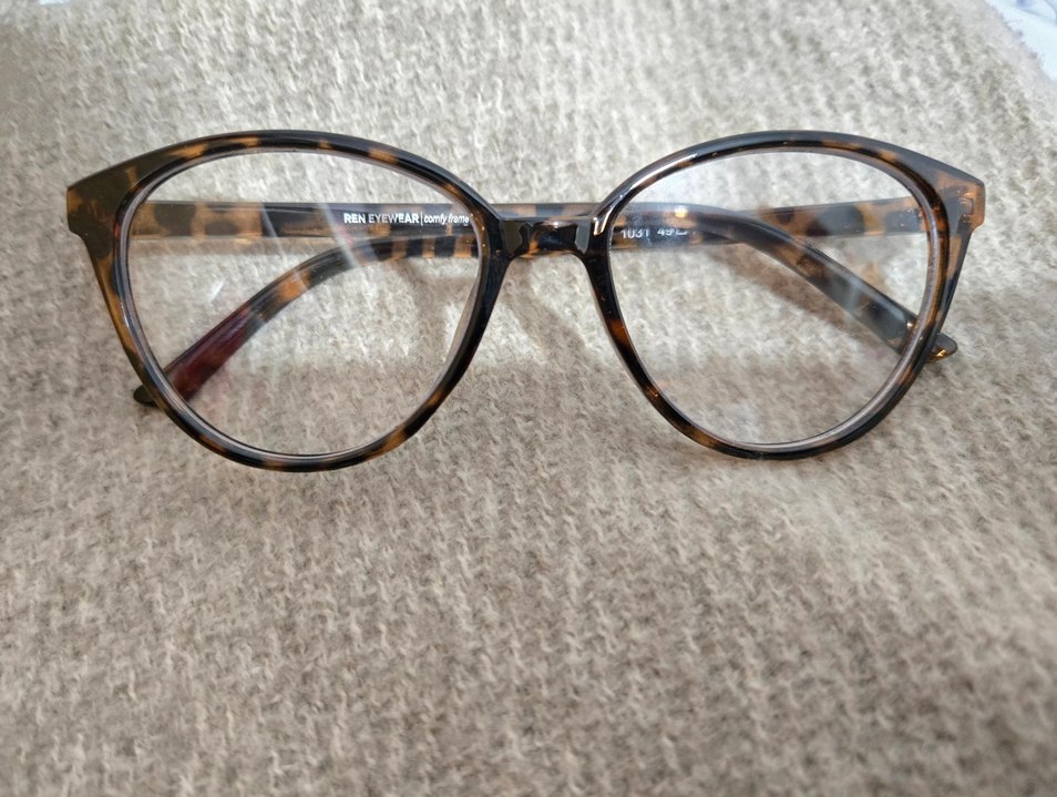 Kemer Detaylı Koyu Sarı Kadın Gözlüğü - Görsel 4