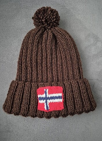 Napapijri bere