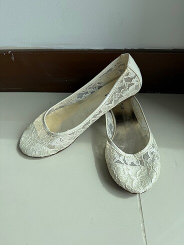 Dantelli babet