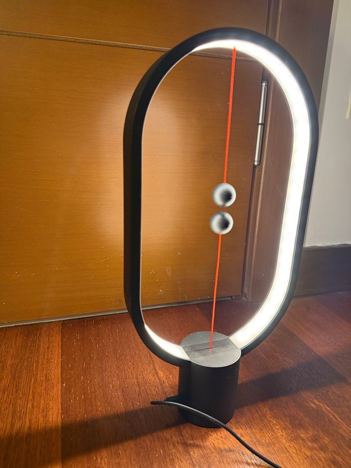 Modern Siyah LED Denge Masa Lambası - Görsel 5