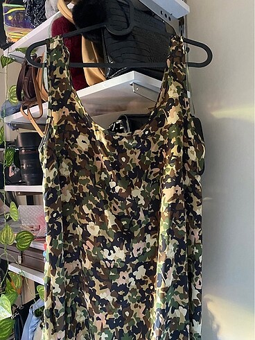 Zara Zara Büzgülü Kamuflaj Desen Saten Elbise