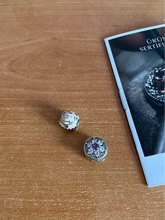 Pandora Cupcake ve cicekli charm