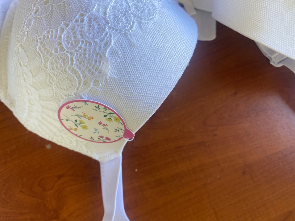 Yurtdışından Beyaz Dantelli Midi Sütyen 85D - Görsel 2