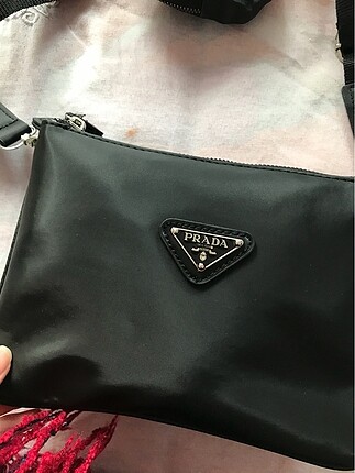 Beden siyah Renk Prada küçük cüzdanlı askılı çanta
