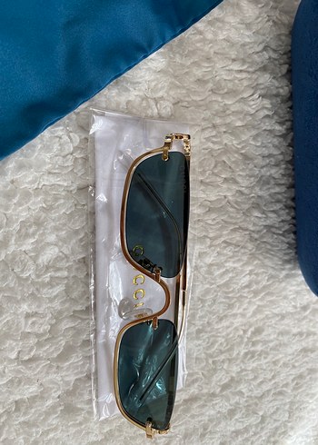 Altın Renk Minimalist Kadın Güneş Gözlüğü - Görsel 2