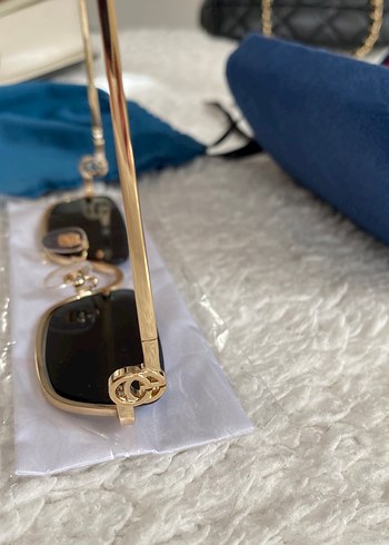 Altın Renk Minimalist Kadın Güneş Gözlüğü - Görsel 6