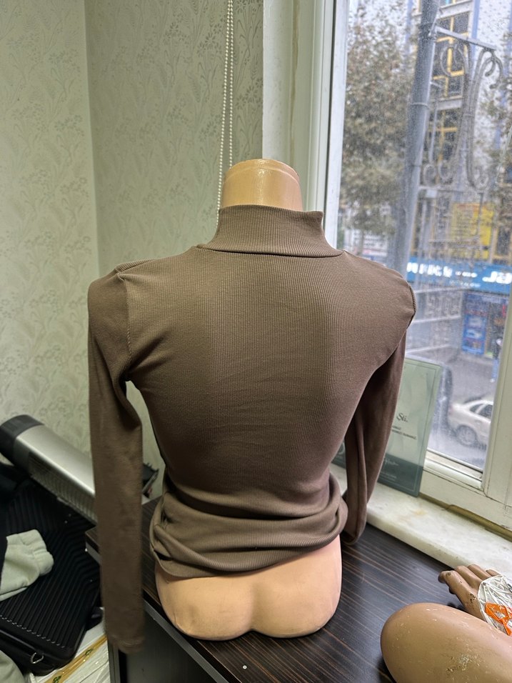 Kahverengi Yarım Balıkçı Yaka Kadın Kazak - Görsel 4