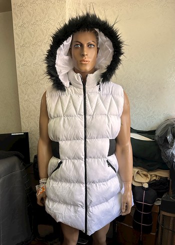 Siyah Kürklü Beyaz Şişme Yelek - Görsel 8