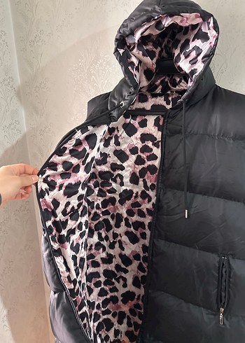 Siyah Kapüşonlu Kadın Şişme Yelek - Görsel 4