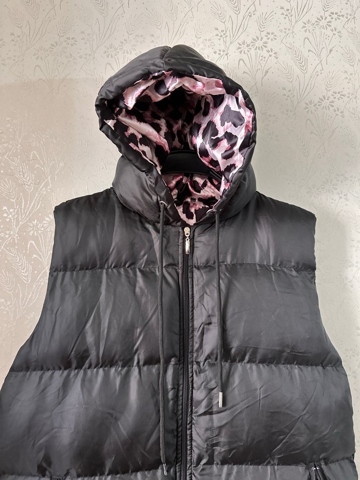 Siyah Kapüşonlu Kadın Şişme Yelek - Görsel 3