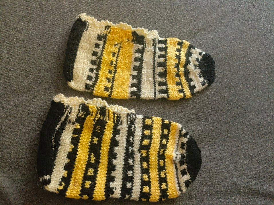 Sarı Beyaz yeşil renkli patik - Görsel 3