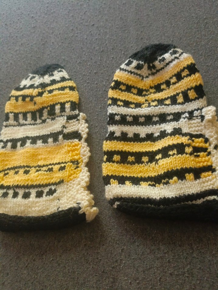 Sarı Beyaz yeşil renkli patik - Görsel 2