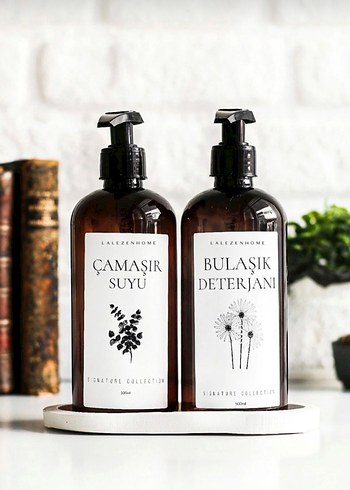 Beyaz Gri Sıvı Sabun ve Deterjan Şişeleri
