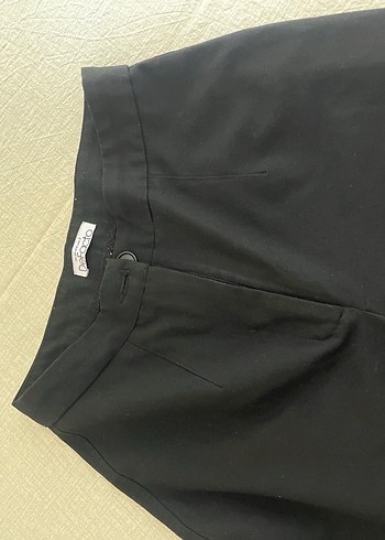 Düğmeli Siyah Kadın Kumaş Pantolon - Görsel 2