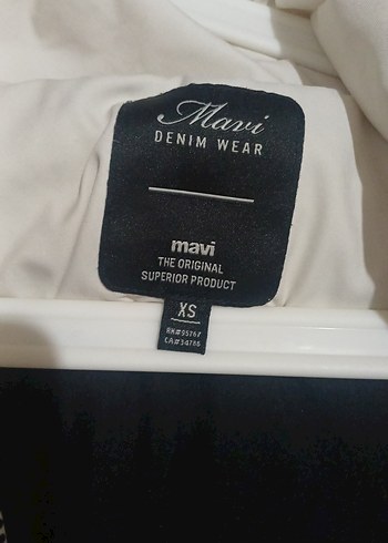 Kadın Beyaz Kapüşonlu Fermuarlı Kış Montu - Görsel 3