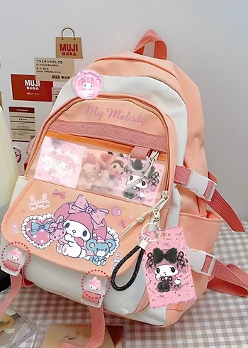 My Melody Kartlıklı Aksesuarlı Okul Çantası