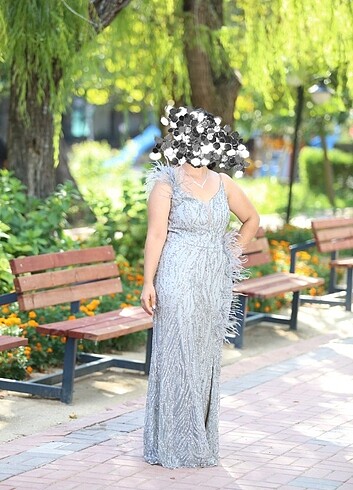 Pullu simli nişan elbisesi