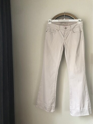 GUESS FLARE JEANS