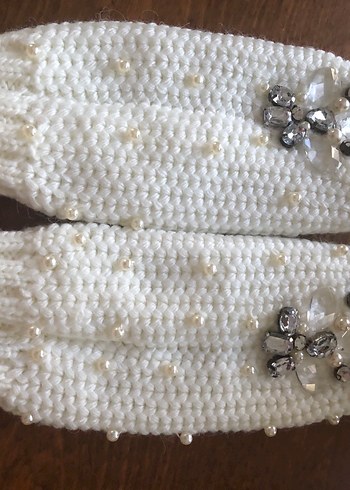 İnci İşlemeli Krem Örgü Bileklik - Görsel 4