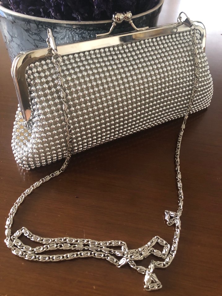 Zincir Detaylı Gri Kadın Portföy Çanta - Görsel 4