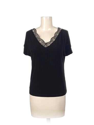 PreLoved T-shirt %70 İndirimli.
