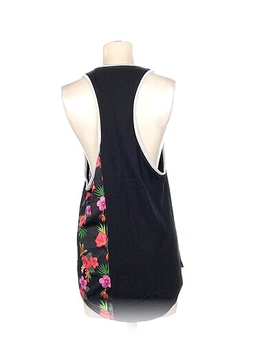 m Beden PreLoved T-shirt %70 İndirimli.