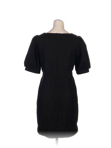 l Beden PreLoved Kısa Elbise %70 İndirimli.