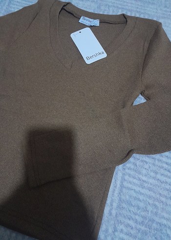 v yaka bluz - Görsel 2