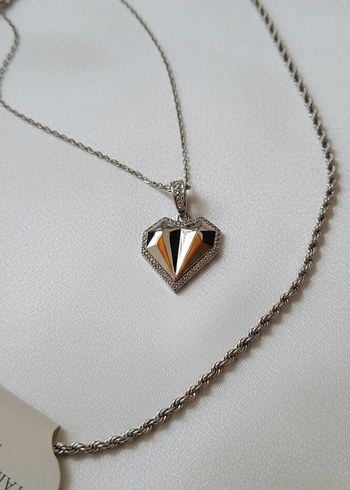 Zincir Detaylı Altın Renk Kalp Kolye - Görsel 2