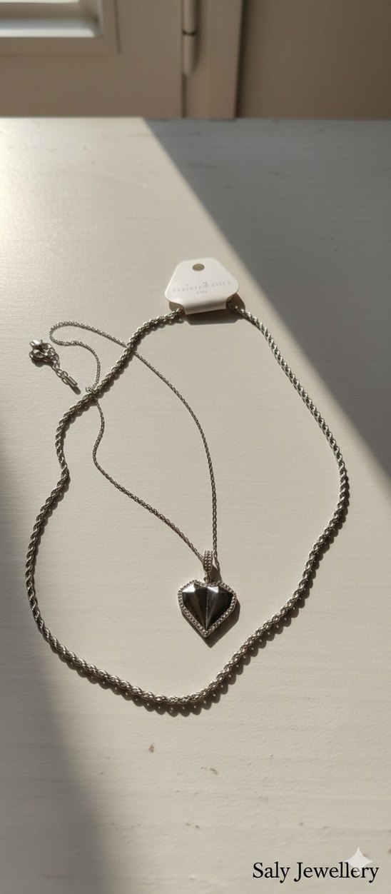 Zincir Detaylı Altın Renk Kalp Kolye - Görsel 4