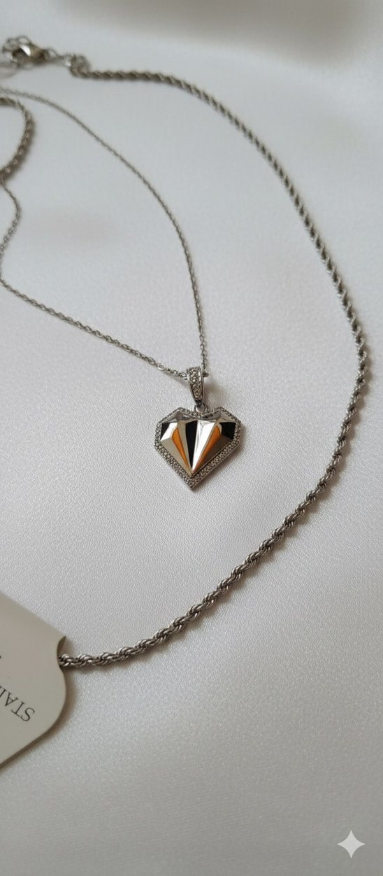 Zincir Detaylı Altın Renk Kalp Kolye - Görsel 2