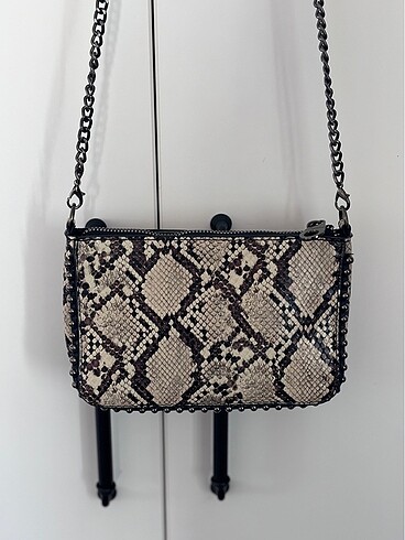 Stradivarius omuz çantası