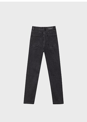 40 Beden siyah Renk Stradivarius 1465 jean 40 beden