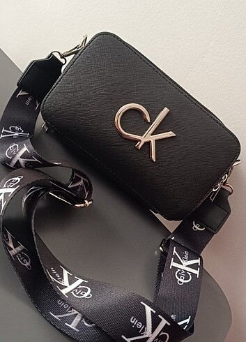 Calvin Klein Calvin Klein yeni etiketli ürün