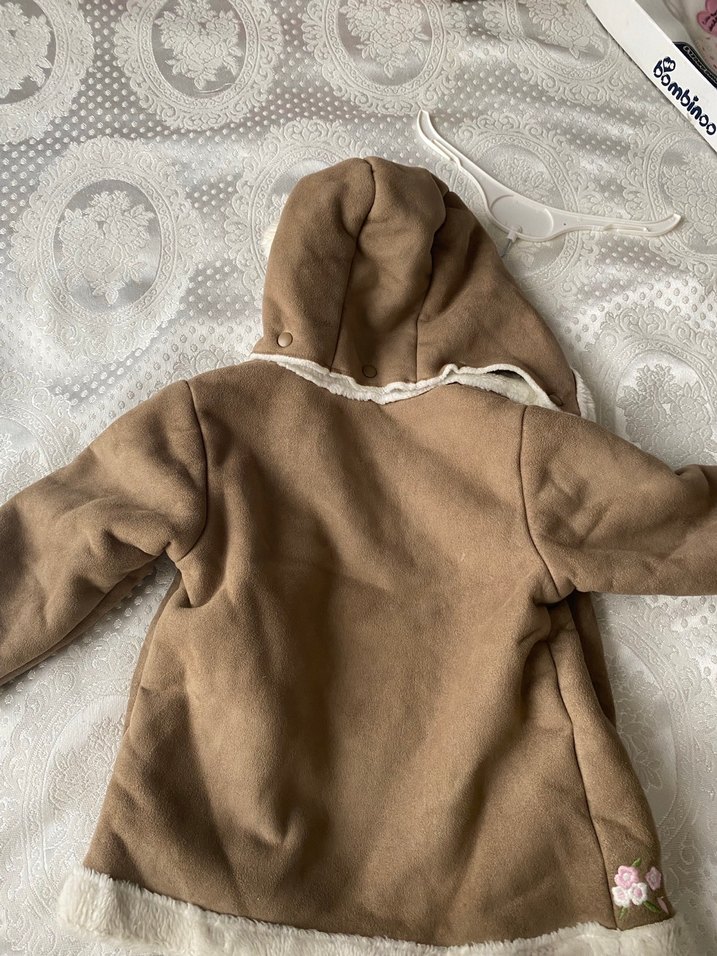 Nakışlı Kapüşonlu Kız Çocuk Kaban - Görsel 5