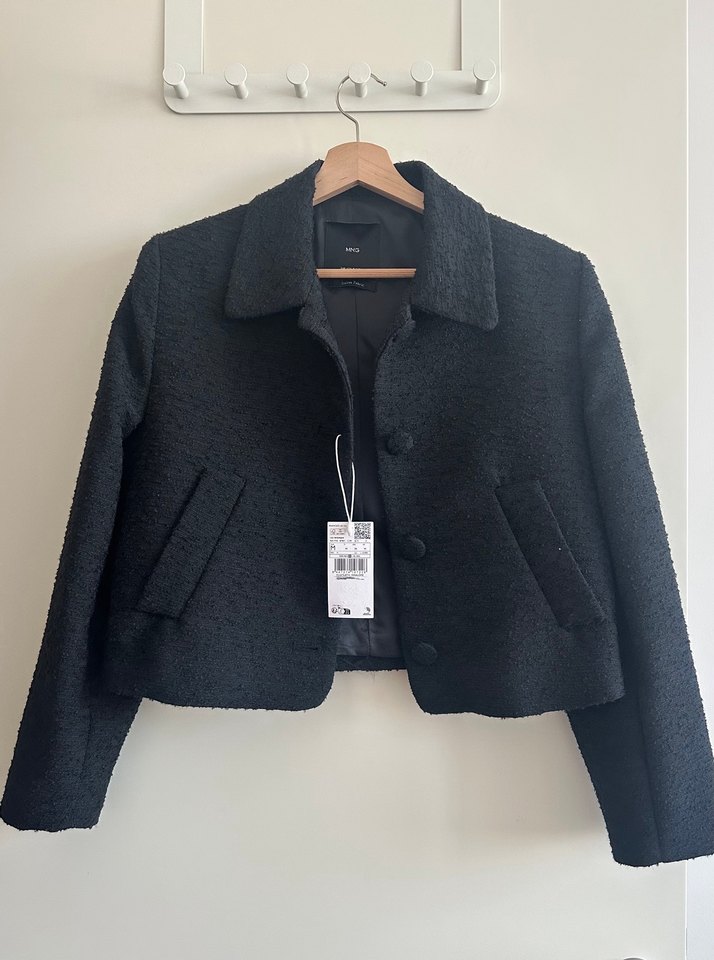 Mango, siyah crop ceket - Görsel 4