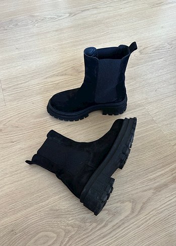 Siyah Süet Kalın Topuklu Bot - Görsel 7