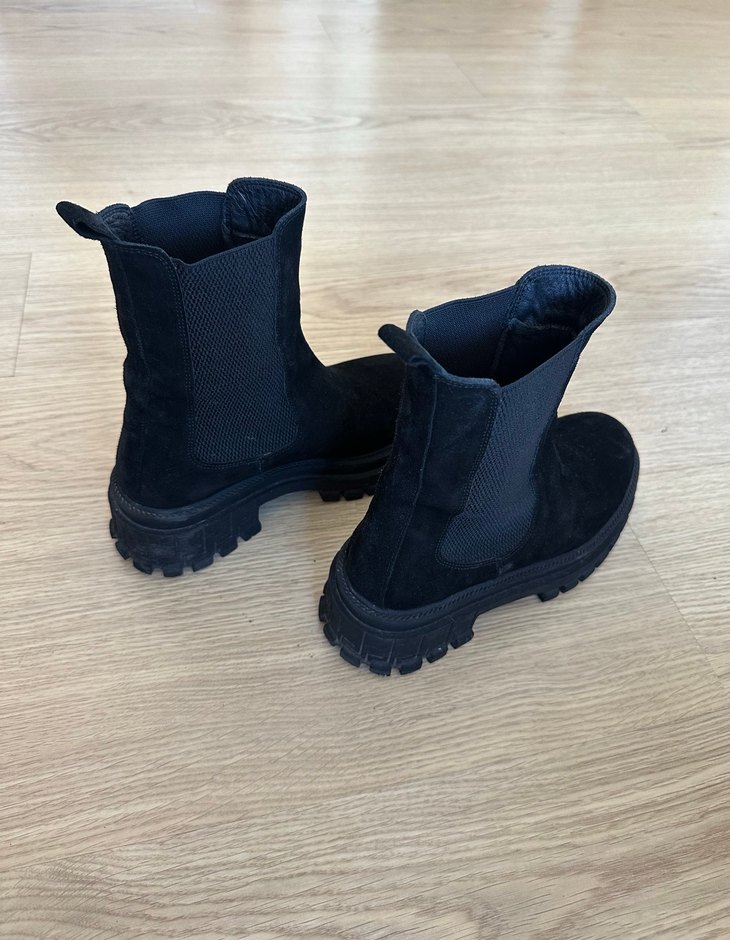 Siyah Süet Kalın Topuklu Bot - Görsel 5