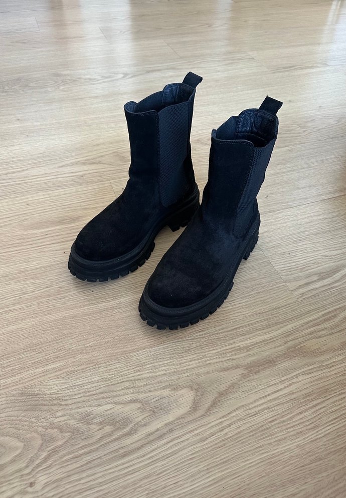 Siyah Süet Kalın Topuklu Bot - Görsel 4