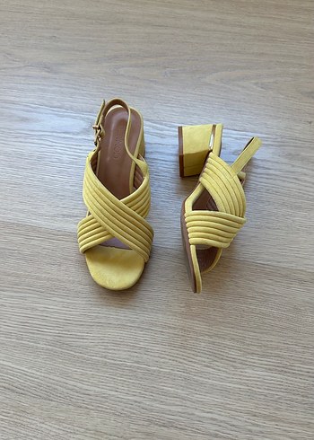 Derimod, sarı süet topuklu sandalet - Görsel 8