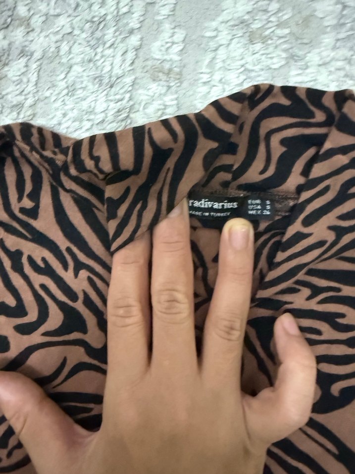 Kahverengi Zebra Desenli Uzun Kollu Bluz - Görsel 3