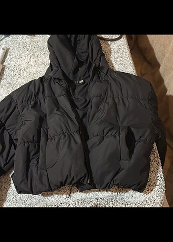 H&m marka Siyah Kapüşonlu Kısa Kadın Kışlık Mont