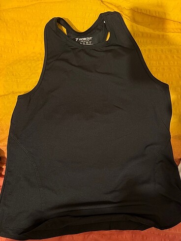 Siyah spor üstü