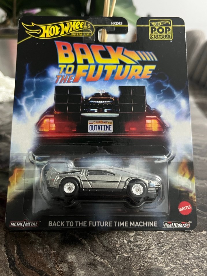 Hot Wheels Gri Back to the Future Zaman Makinesi Oyuncak Araba - Görsel 2