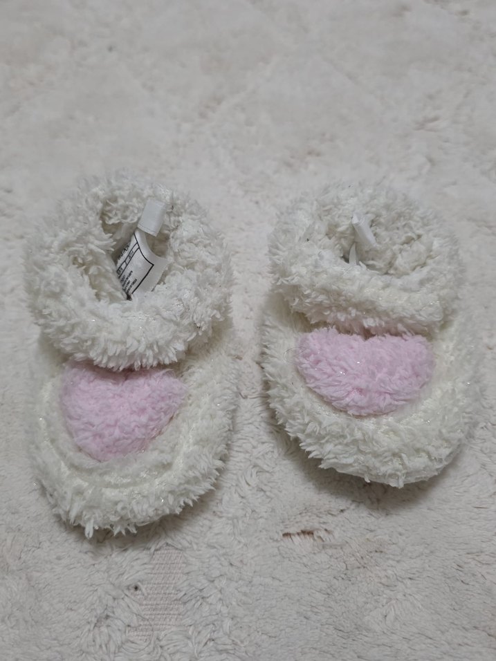 Kızlar için Beyaz Peluş Ev Terliği - Görsel 2