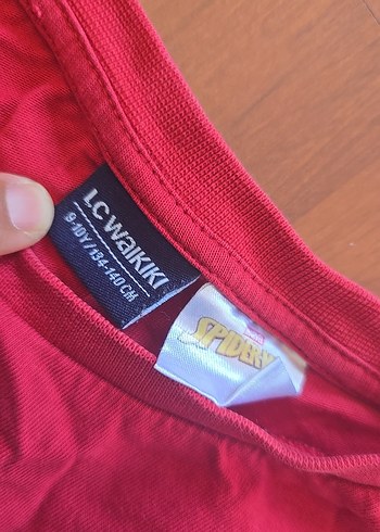 LC Waikiki Kız Çocuk Kırmızı Baskılı Uzun Kollu Tişört
