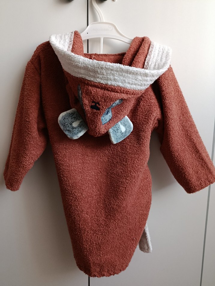 Çocuk Kahverengi Kapüşonlu Bornoz - Görsel 2